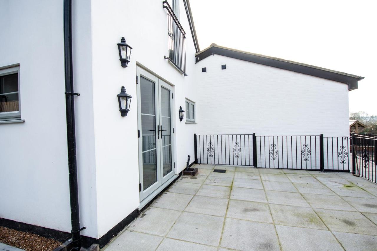 Finwood Green Farm Holiday Cottages-The Calf Shed And The Milk Parlour Henley-in-Arden Exterior photo
