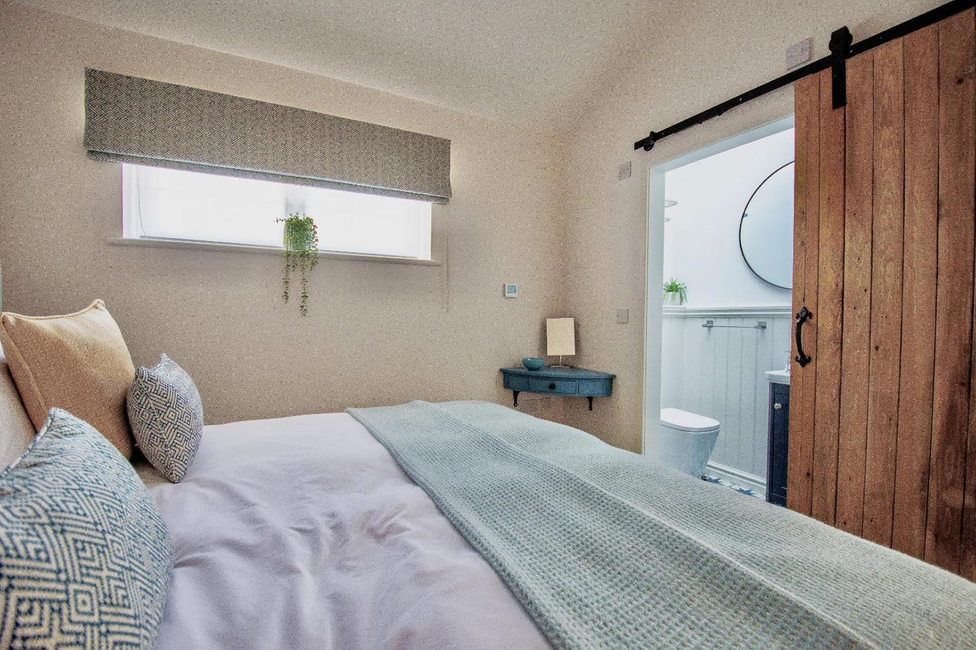 Finwood Green Farm Holiday Cottages-The Calf Shed And The Milk Parlour Henley-in-Arden Room photo